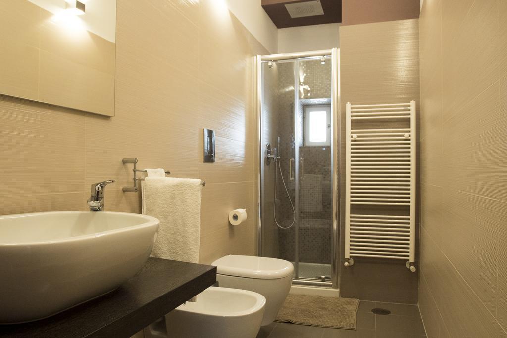 B&B Domus Garibaldi Salerno Bagian luar foto