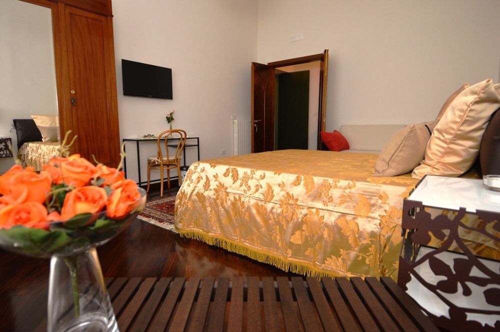B&B Domus Garibaldi Salerno Bagian luar foto